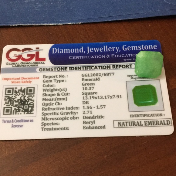 Emerald - Picture 2 of 5